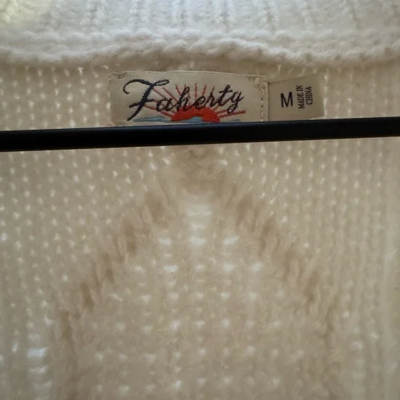 NWOT Faherty Cashmere Turtleneck - Women’s Medium - Picture 5 of 7